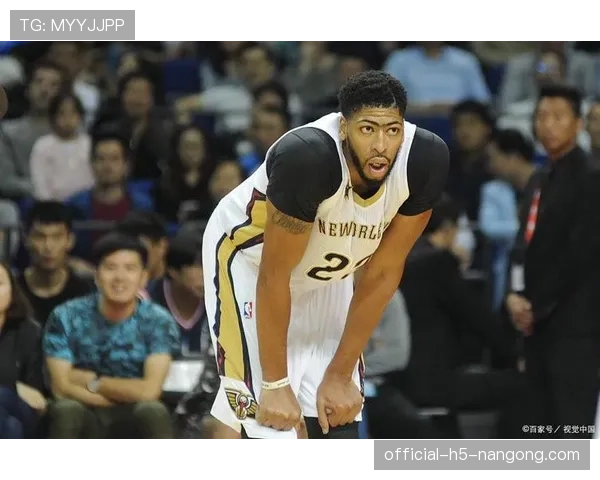 安东尼·戴维斯内线多样进攻提升湖人关键篮板控制力