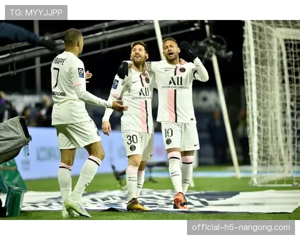 梅西 vs 姆巴佩：同代进攻核心的战术角色与效率差异