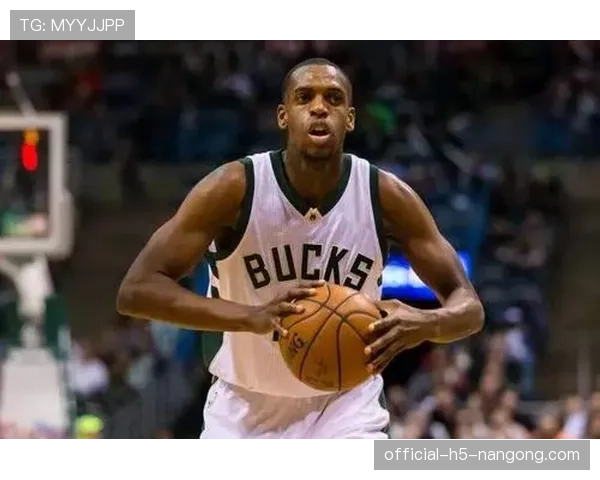 米德尔顿本赛季无球跑位更积极为字母哥拉开空间