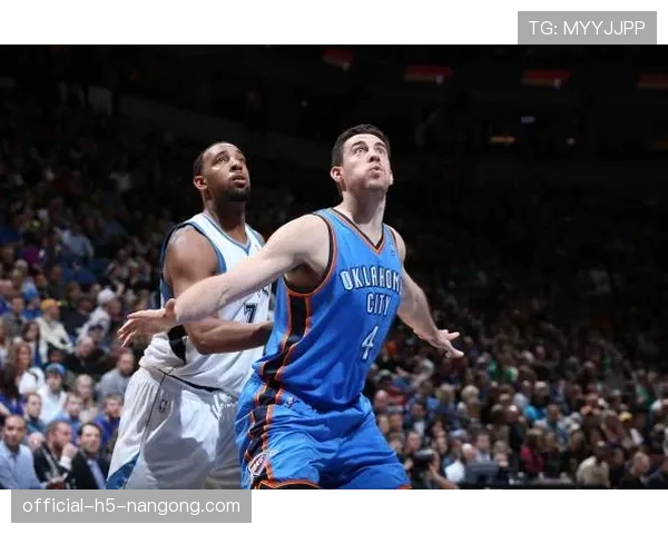 尼克·科里森利用防守掩护提升篮下命中率效果明显