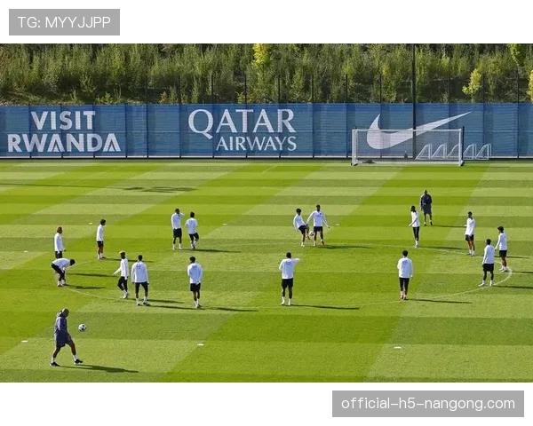 巴黎圣日耳曼进攻结构是否正在失去中心点，对赛季走势形成制约