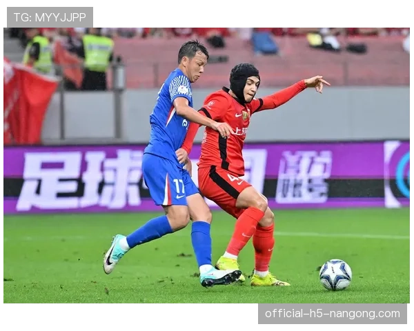 申花中场节奏失控问题加剧，防守被动局面已逐步反映在比赛走势中