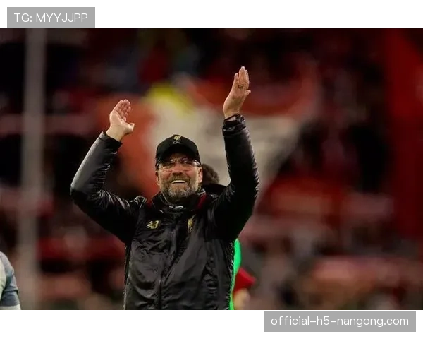 亨利回撤接应盘活进攻，强强对话中主导阿森纳关键战