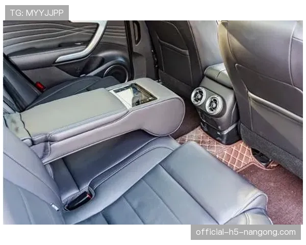 许昕买了那么多豪车，家里却连个沙发都没见过到底咋回事？