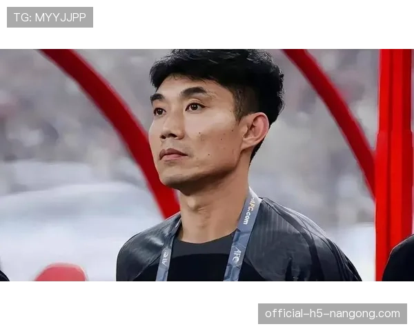 郑智高位逼抢如何重塑中场控制力：对比队内组织者的优势解析